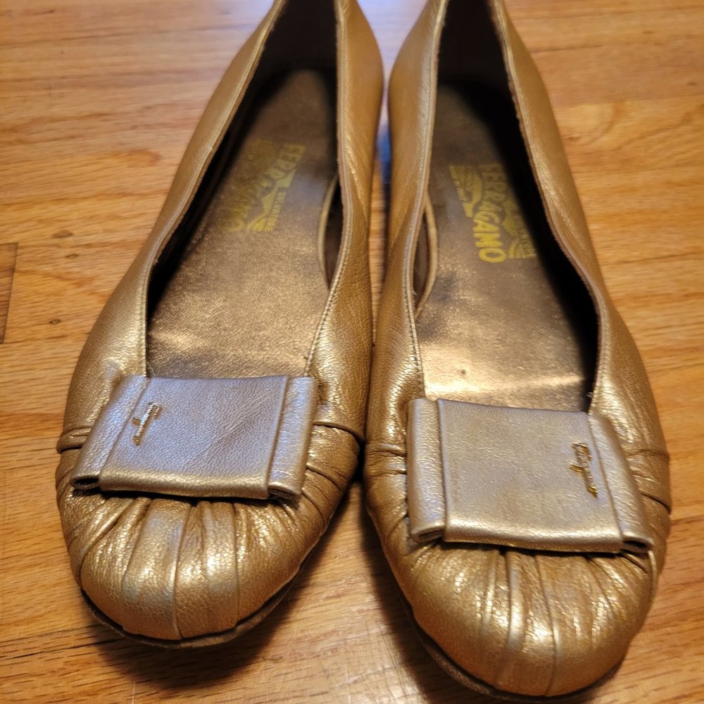 Vintage Salvatore Ferragamo Flats Gold Leather/Leather Sole Made Italy